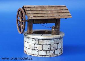 Plus Model 1/35 Well with well winch
