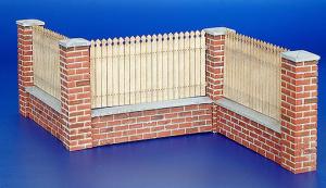 Plus Model 1/35 Fence with underpinning