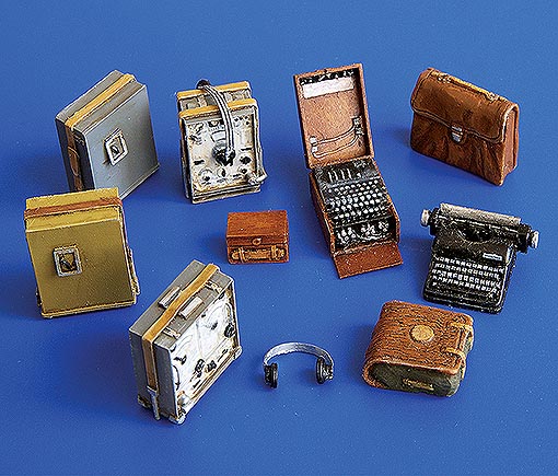 Plus Model German radio set with Enigma