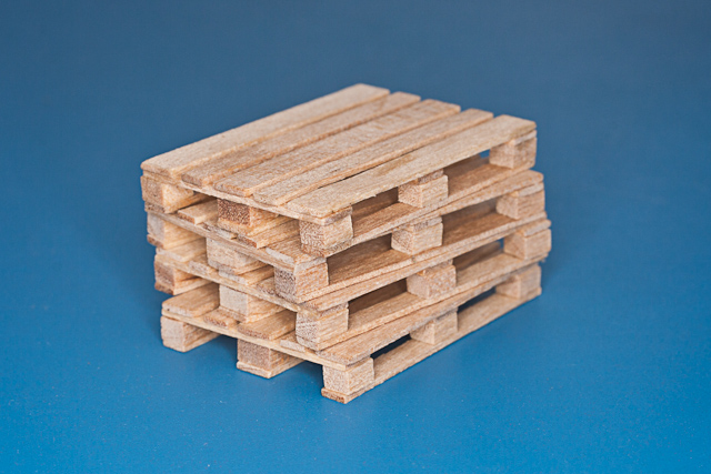 RB Model Natural wood pallets, 4st