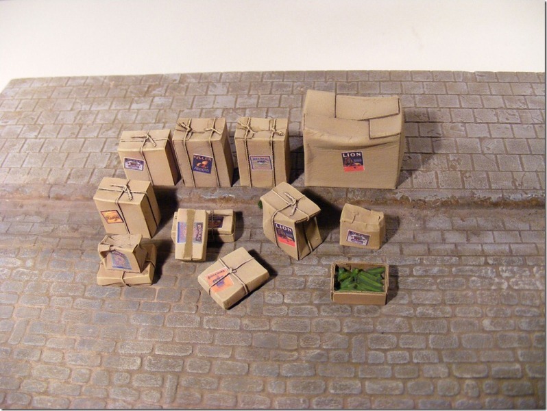 Reality in Scale Carboard Boxes - 12 resin pcs. & decals