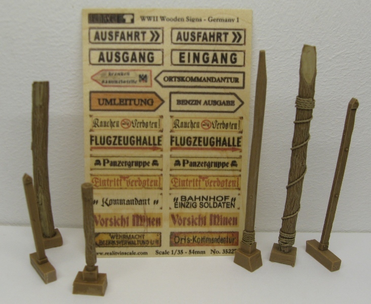 Reality in Scale Wooden Signs WWII - Germany Set 1 - 22 signs printed on real wood & 6 resin
