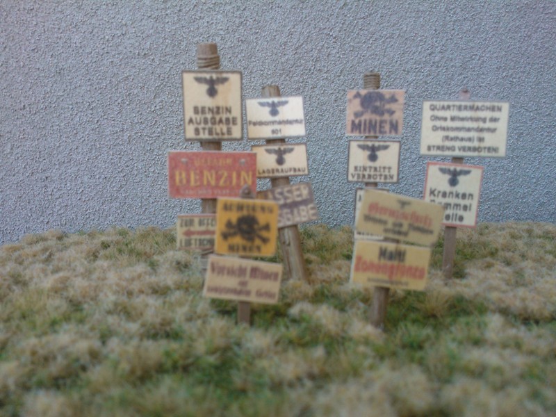 Reality in Scale Wooden Signs WWII - Germany Set 2 - 21 signs printed on real wood & 6 resin