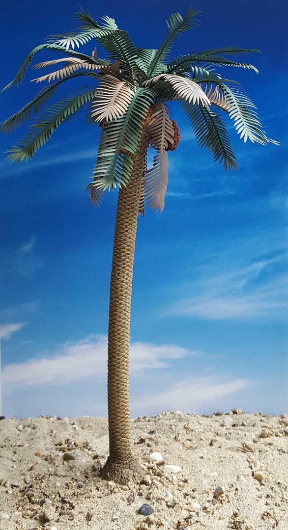 Reality in Scale Date Palm - contains resin trunk, dates, scatter, wire, instructions and 30
